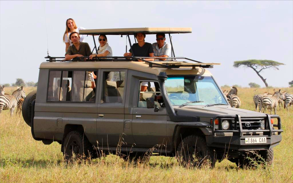 4x4 rental for Serengeti and Masai Mara safaris