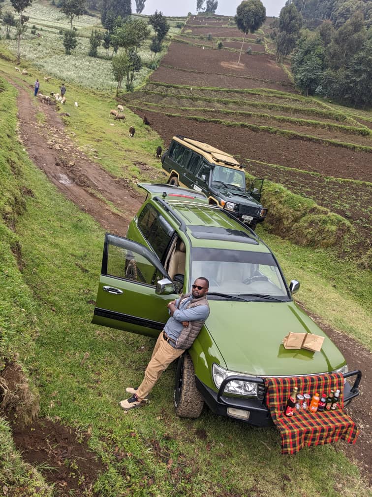 Book a safari vehicle to Volcanoes National Park