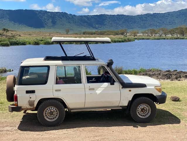 Best roof-tent car hire company in Tanzania
