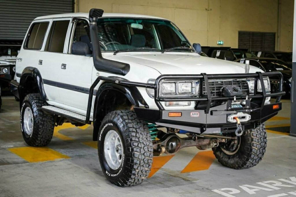 Land Cruiser Prado rental to Nyungwe Forest