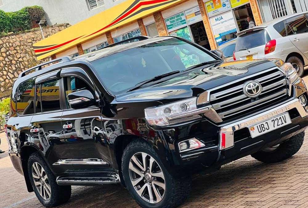 Land Cruiser V8 rental Uganda