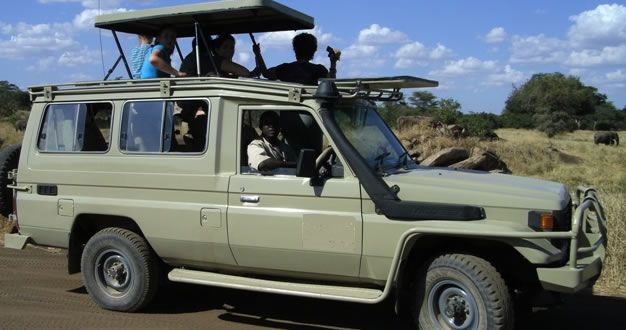 4×4 car hire for gorilla trekking in Rwanda and Uganda